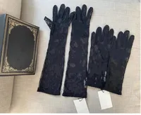 Черные кружевные тюль перчатки для женщин дизайнерские женские бежевые буквы печати вышитые вожденные партии свадебные варежки девушки INS мода тонкая вечеринка перчатка 2 размера