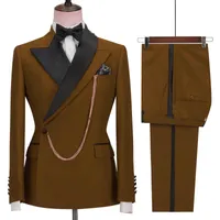 Hot Selling Brown Double Breasted Men Passar Slim Fit Kostym Homme Bröllop Tuxedos 2 Pieces Groom Party Prom Best Man Blazer