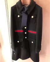 Старинные черные / белые длинные женские пальто дизайнерские лук большие буквы кнопки женские шерстяные пальто плюс размер грузоподъемности 82007