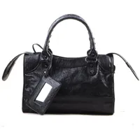 2021 Klassieke schoudertassen mode zwarte klinknagels handtas dames messenger tas goede kwaliteit mini handtassen met make-up spiegel