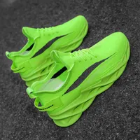 2020 Sapatos de desporto de outono sapatos de mulher tênis tênis feminino respirável oco lace-up chaussure femme mulheres fashion sneakers menf6 preto branco