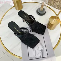 Slippers The Summer Fashion Baotou High-Heel Web Celebrity met een eenvoudige vierkante kop Semi-Drag Outdoor Sandalen