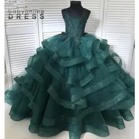 Princesa Dark Green Ball Ball Girls Pageant Dresses 3D apliques Flujos ruchados Flor de tul Vestidos de niñas Dulce 15 Quinceañera Desgaste de Prom Alojamiento