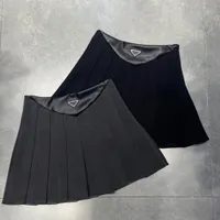 22ss женская юбка моды сексуальные плиссированные короткие юбки с перевернутым треугольником классические леди платье высокого качества S-L