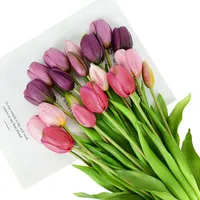 Guirnaldas de flores decorativas 1 manojo de 5 flower cabeza suave silicona tulipán simulación para la decoración del hogar Falso florista decoración de la boda
