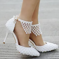 Платье Обувь 2021 Летняя мода Большой Размер Белый Жемчужный Буд Шелкообразный Свадьба Стелето Направленный Слово Браслет Женщины