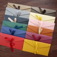 10pcs/Lot Geschenkumschlagsbuchstaben Set -Umschläge für Einladungen Schreibwarenkarten de Casamento Kraft Red Gruß
