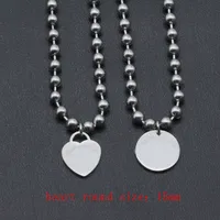 Logo Luxury Heart Necklaces Kvinnor Rostfritt Stål Runda Hängsmycke Smycken På Nacken Alla hjärtans dag Par Gåvor för flickvän Tillbehör Partihandel