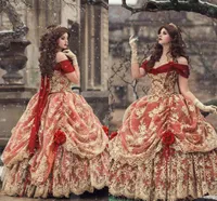 Gotik Balo Quinceanera Elbiseler Vintage Kırmızı ve Altın Dantel Katmanlı Tatlı 16 Elbise Ortaçağ Balo Victoria Cadılar Bayramı Medya Rönesans 15 Brithday Parti Abiye