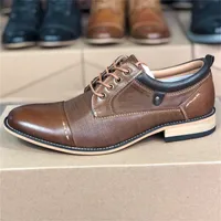 Lederen jurk schoenen mannen Topkwaliteit Brogues Oxfords Business Shoe Designer Loafer Classic Lace Up Office Party Trainers met Doos 001