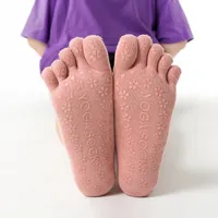 Çapraz kayışlar beş ayak parmak kaymaz spor yoga çorap ile kauçuk yetişkin tam ayak yarım ayak çorap