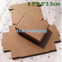 Partihandel 100st / Lot 9.5 * 9.5 * 3.5cm Kraft Paper Packing Box Presentkorg Tvål Bröllopsgräsmycken Kakor Kakor Chokladbakning Förpackningslåda