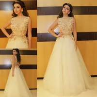 2018 Myriam Fares Prom Dresses a buon mercato 3D Applique floreale Una linea Lace Party Dress Bateau collo abiti da sera lunghi