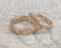 Designer di lusso anello coppia con caratteri chiari, lavorazione fine, personalità completa, jewelry box di fidanzamento, regali d'oro e argento G