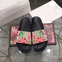 Erkek Tasarımcılar Slaytlar Bayan Terlik Moda Luxurys Çiçek Terlik Deri Kauçuk Flats Sandalet Yaz Plaj Ayakkabı Loafer'lar Dişli Altları Sliders EUR 36-48