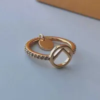 Мода дизайнерские грушевые кольца для женщин роскоши дизайнеры буква F кольца мода ювелирные изделия для влюбленных пар кольцо для свадебного подарка D21092910Z