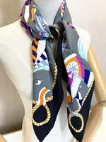 Écharpes pour femmes 90 * 90cm classique Vintage magnifique imitation Silk Silk Print Echarpes de luxe et châles enveloppements Hijab Tête Écharpe Bandana Crébilleuse