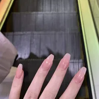 ピンクのオムレ爪の光沢のあるプレスフレンチホワイトショートスクエア偽の爪のアクリルフルカバーFalseのヌードマニキュアアートの女性や女の子