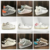 Lyxig Italien Golden Super Star Sneakers Korgar Kvinnor Casual Shoes Sequin Classic White Do-Old Dirty Designer Fashion Man Trainers