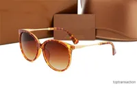 1719 Designer Sunglasses Brand Brand Eyeglasses Outdoor Shades PC Frame Fashion Classic Lady Luxurys Sunglass Specchi per le donne