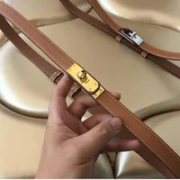 Cinturones Mujeres de alta calidad de cuero real 1.8cm Ancho Golden Lock Hebilla Vestido Jeans Suéter Cintura Cadena Cinturón