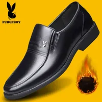 2021 topMen's leather shoes men's autumn and winter new plush fashion business dress middle-aged large leisuremens Women running