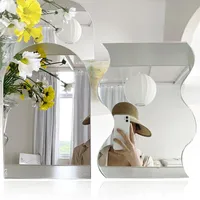 Kompakte Spiegel 2 stücke Wellenförmige Make-up Schönheitsspiegel Acrylblech Unregelmäßiger Rande des Desktops für dekorative Möbelhandwerk