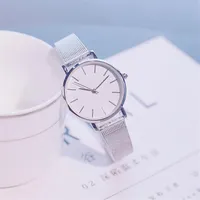 손목 시계 간단한 패션 캐주얼 레이디스 시계 절묘한 독특한 강철 메쉬 스트랩 여성을위한 통기성 통기성 일일 레저 2021