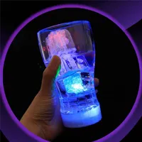 SENSOR DE AGUA SHUPLING LED Cubos de hielo Luminoso Multi Color Brillante Decoración bebida para el evento Boda 0708079 A18 A13