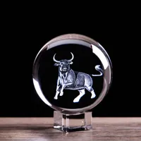 Dekorativa Objekt Figuriner Animal Zodiac Cow Crystal Ball Laddning Stock Market Bull Feng Shui Glass Marmor Sphere Globe Hem Art Decor