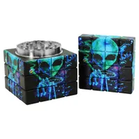 Alien Mönster Plast Metal Rökning Herb Grinder 59mm 4 Lager Tobaksbörd med diamantständer Display Packing Wholesale