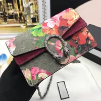 Fashion Hot sold classic style Women mini wallet with box Top quality Luxurys designer keychain Crossbody bags leather letter tote bag single shoulder Purse 16.5cm 01