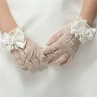 ハロウィーンの日の誕生日の弓のパフォーマンスが付いている女の子の網の夜の子供の休日のアクセサリーのための美しさ真珠の結婚式の手袋