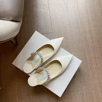 Bing Düz Sivri Toes Terlik Kristal Çivili Süslenmiş Katırlar Beyaz Patent Deri Ayakkabı Rhinestone Bayan Lüks Tasarımcılar Sandalet