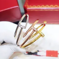 Designers de moda pulseiras Charm Bangle jóias de alta qualidade clássico homens pulseira não desbotando jóias presente para homens e mulheres estilo agradável caixa de cortesia é boa