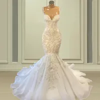 2022 Africano Spaghetti Strap Sereia vestidos de casamento frisados ​​Bordado Vestidos de casamento Vestidos de Varredura Organza Bidal vestido formal robes de mariée