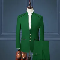 Skräddarsydda mäns kostymer 2021 grönt stativ krage mode design guld knappar brudgum tuxedos för bröllop män party kostymer