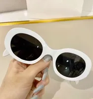 Occhiali da sole ovali bianchi lenti grigie Sonnenbrille Gafa de Sol Women Women Fashion Sun Glasses Uv400 Protezione Eyewear con custodia
