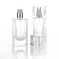 2021 30ml 50ml Vacío de vidrio claro de cristal cuadrado Botella de perfume de perfume de la botella de atomizador portátil con aplicador de spray para viajar