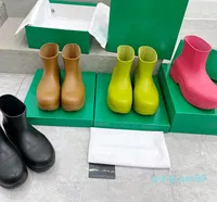 مصمم العلامة التجارية الأحذية المطر المرأة جولة تو للماء الكاحل الدافئ بوتاس الإناث الشتاء لون الحلوى أحذية الثلوج منصة الأحذية في المربع
