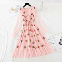 여름 스팽글 자수 달콤한 핑크 블랙 딸기 여성의 V- 목 퍼프 슬리브 활 Tulle 메쉬 Pleated Midi Dress 210416