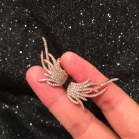 Våren ny designad dangle earing micro inlays diamanter glittrande ängel vingar tofsar örhängen kvinna mode vinge örhängen lyxiga smycken