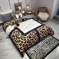Мода леопардовый дизайнерский дизайнерские постельные принадлежности Queen размер одеяло Крышка высокого качества King Bed Last Pillowcases Chiller Set