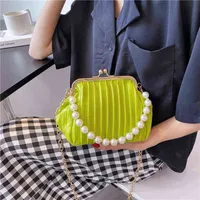 Pu small fragrance pearl handbag 2021 Korean fashion pleated personalized girl chain One Shoulder Messenger clip bag Y220304