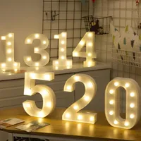 Kreatywny Luminous 0-9 Digital Number Letter Light AA Bateryjne Zasilane Lampy Nocne światła na Boże Narodzenie Wedding Birthday Party Decor