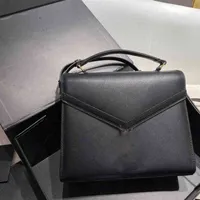 Shoulder Bags Women Messenger Handbag Retro High Quality Personality Fashion Underarm Leather Soft Purses Wallet