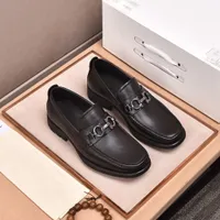 2021 NOUVEAU Mode Hommes Appartements Respirant Casual Cuir Véritable Cuir Slip-On Oxfords Chaussures Hommes Marque De Business Dress Chaussures Taille 38-44