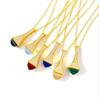 mer färg full cz rostfritt stål kärlek pyramid halsband hänger mode choker halsband kvinnor män älskare halsmalce smycken gåva med sammet väska