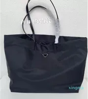2022 señoras Bolsa de marca grande bolsa de compras de alta calidad de moda reciclada nylon tote hombro de lujo diseñador bolso