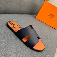 Moda de Verão Luxo Men's Cork Cork Chinelos de Couro Mulas de Couro Sapatos Designer Buckle Beach Slides Masculino Clogs Calçado para homens e